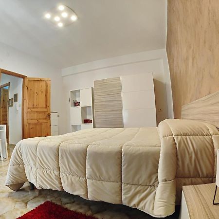 קאסטלמארה דל גולפו Casa Vacanza Isola Sul Mare מראה חיצוני תמונה