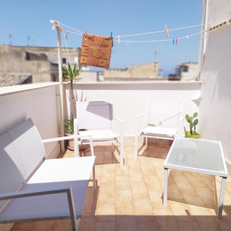 קאסטלמארה דל גולפו Casa Vacanza Isola Sul Mare מראה חיצוני תמונה
