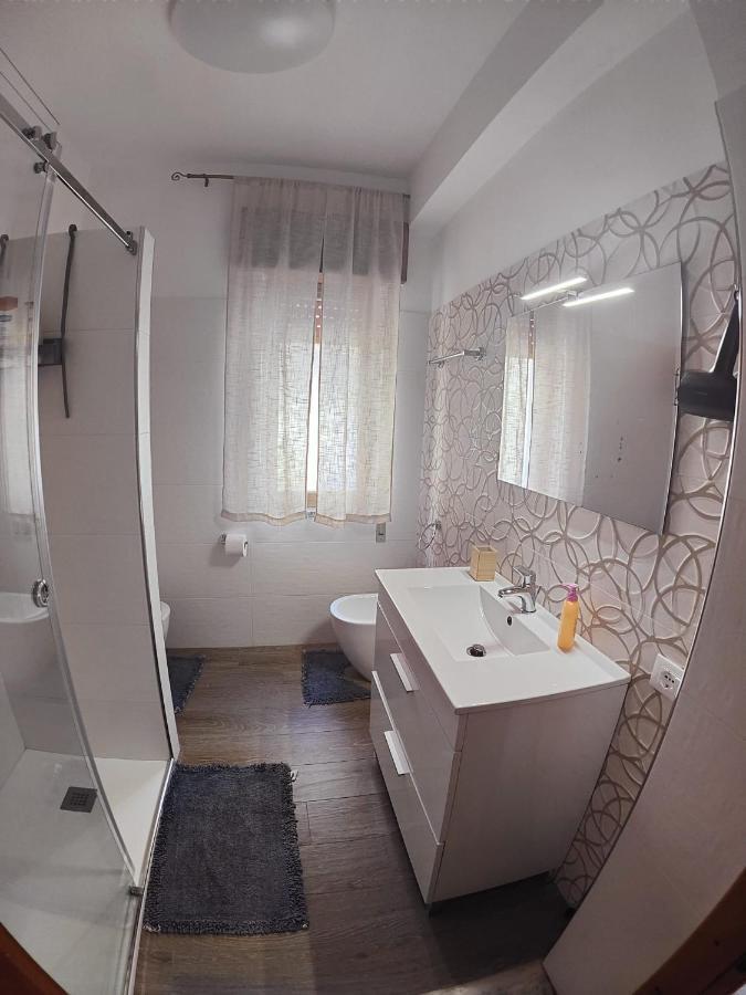קאסטלמארה דל גולפו Casa Vacanza Isola Sul Mare מראה חיצוני תמונה
