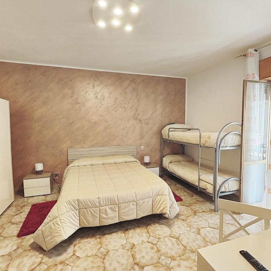 קאסטלמארה דל גולפו Casa Vacanza Isola Sul Mare מראה חיצוני תמונה