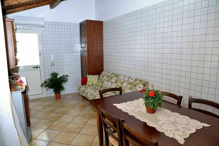קאסטלמארה דל גולפו Casa Vacanza Isola Sul Mare מראה חיצוני תמונה