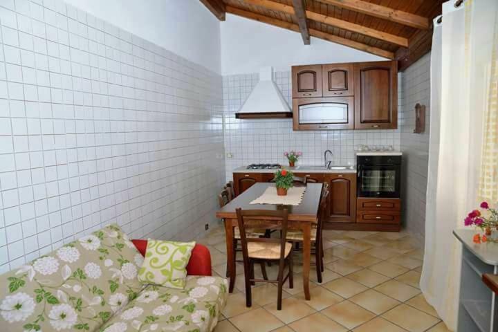 קאסטלמארה דל גולפו Casa Vacanza Isola Sul Mare מראה חיצוני תמונה
